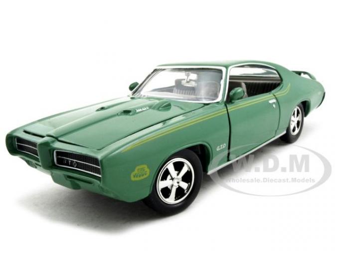 1969 Pontiac GTO Judge Green 1/24 Diecast Model Car