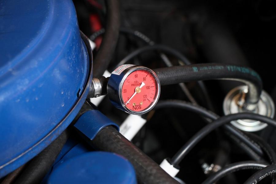 NOS Fuel Pressure Gauge EFI 15906NOS Moparts